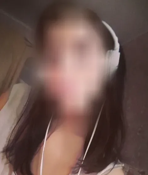 Bernadette, 37