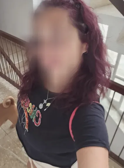 Carina, 33
