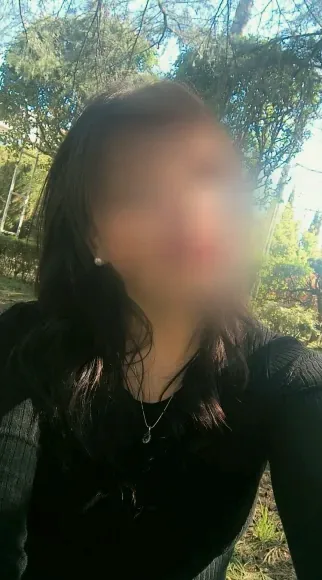 Emina, 34