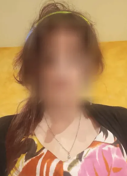 Eva, 35