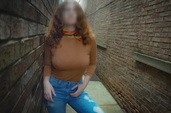 Ingrid, 32