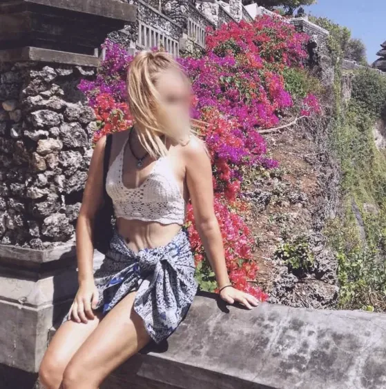 Isabella, 20