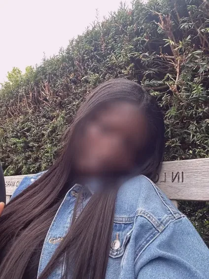 Karin, 26