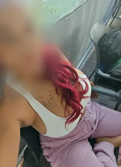Nora, 36