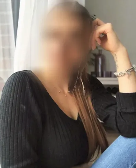 Sandra, 30