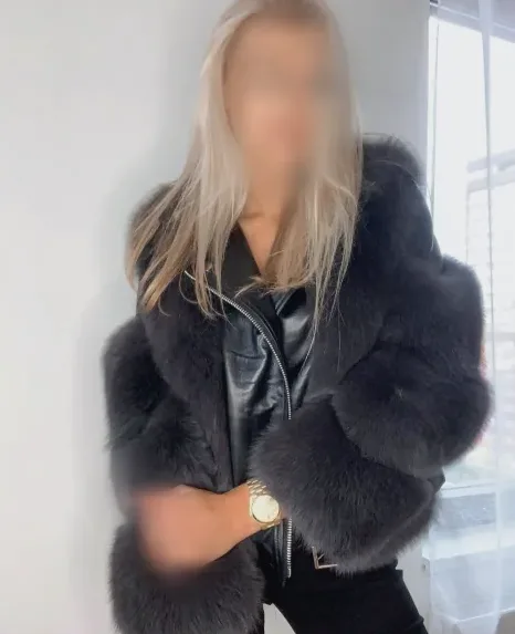 Zeynep, 28